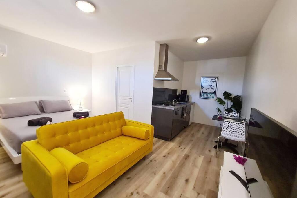 פאפיט Studio Ninirei מראה חיצוני תמונה